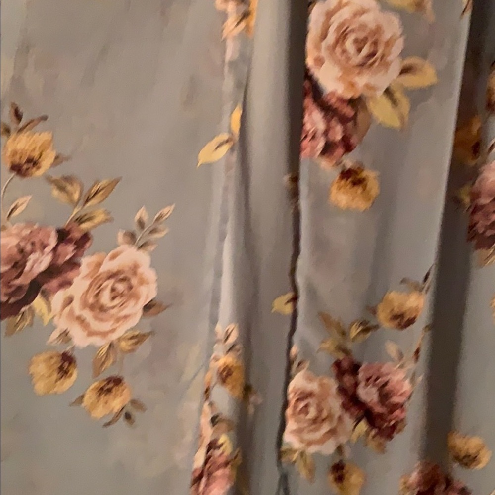 Floral Button Duster - Picture 2 of 3